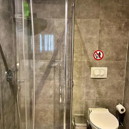 Guza * Τίρανα